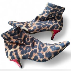 Betsey Johnson  Leopard Print Kitten Heel Ankle Boots with Red Heel sz 6